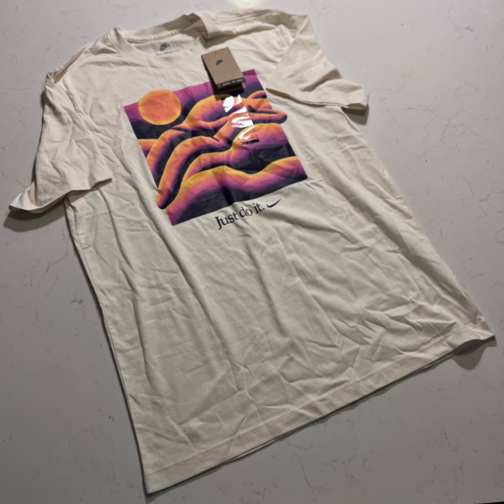 NWT Nike Sportswear Tee - Print T-shirt - pale ivory